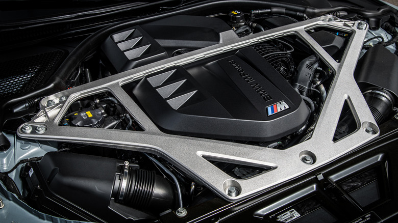 BMW M4 CSL engine