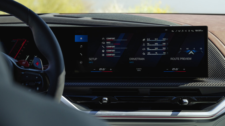 2023 BMW XM infotainment screen