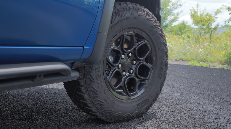 2023 Chevrolet Silverado ZR2 Bison wheel