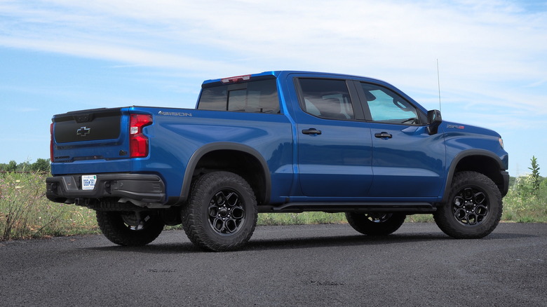 2023 Chevrolet Silverado ZR2 Bison rear 3/4