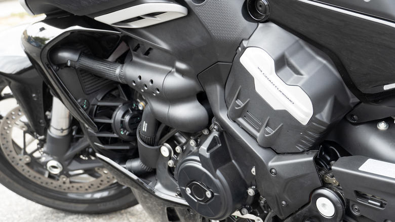 Detalhe do motor Ducati Diavel V4 Granturismo 2023