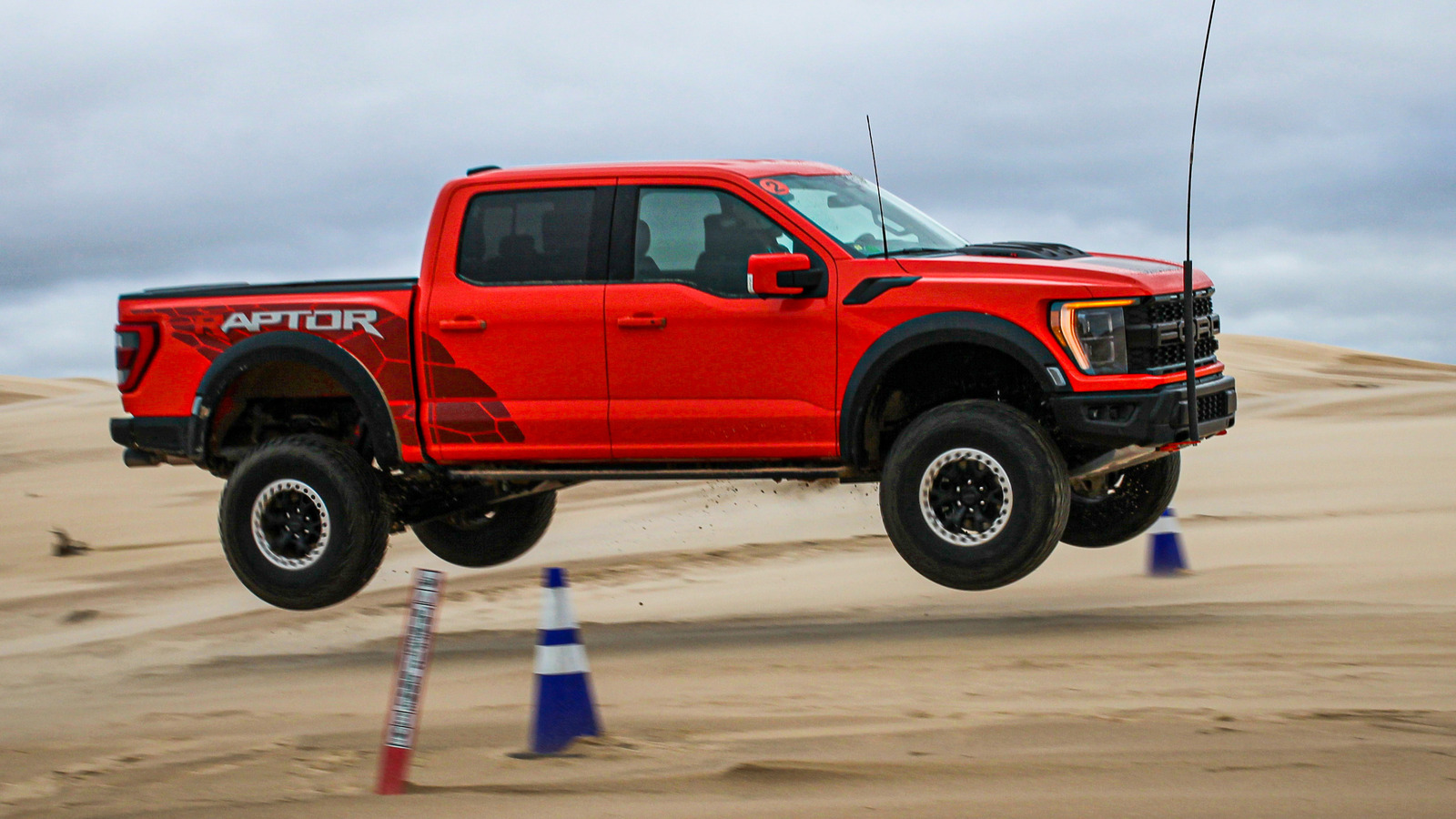 2023 Ford F 150 Raptor R First Drive Rip And Tear Slashgear