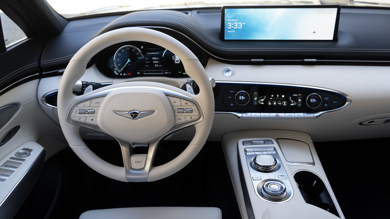 Genesis Electrified GV70 dash and gauges