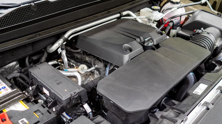 2023 GMC Canyon Elevation engine bay