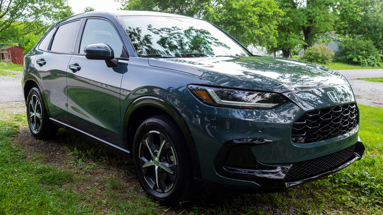 2023 Honda HR-V EX-L parked
