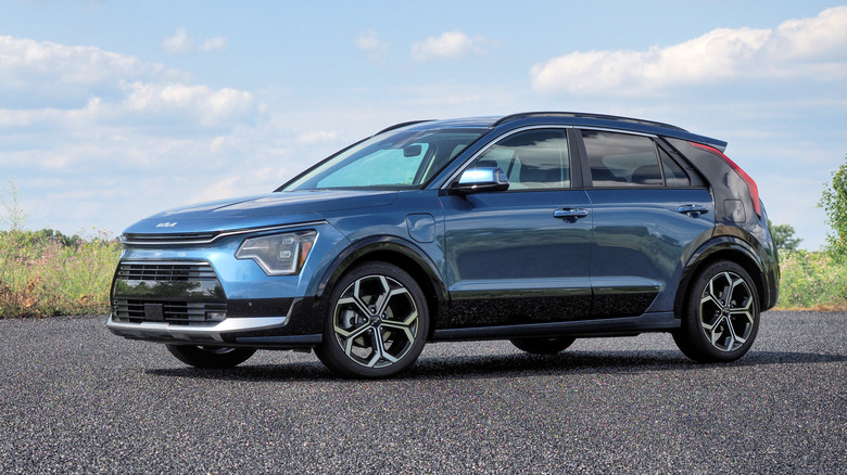 2023 Kia Niro PHEV driver side