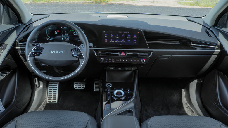 2023 Kia Niro PHEV interior dashboard