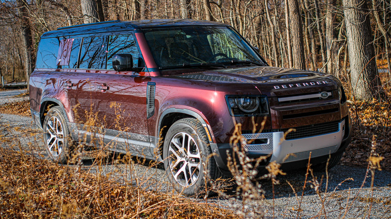 Land Rover Defender 