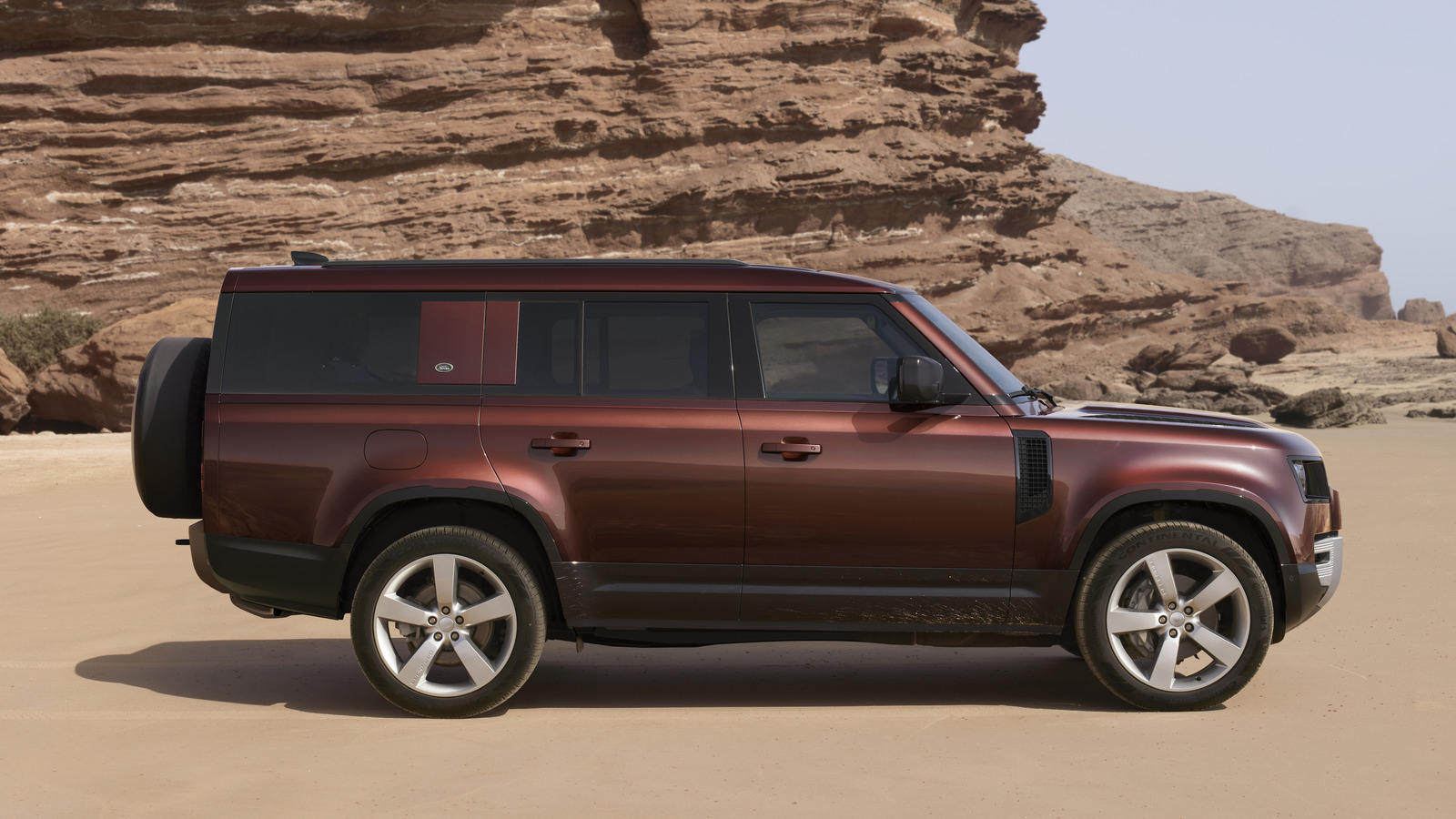2023 Land Rover Defender 130 Vs Defender 110: What's The Major Difference?