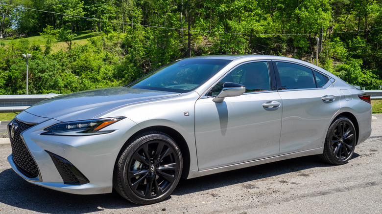 2023 Lexus ES 300h F Sport Handling Review: Float (And Sting) Like A Butterfly