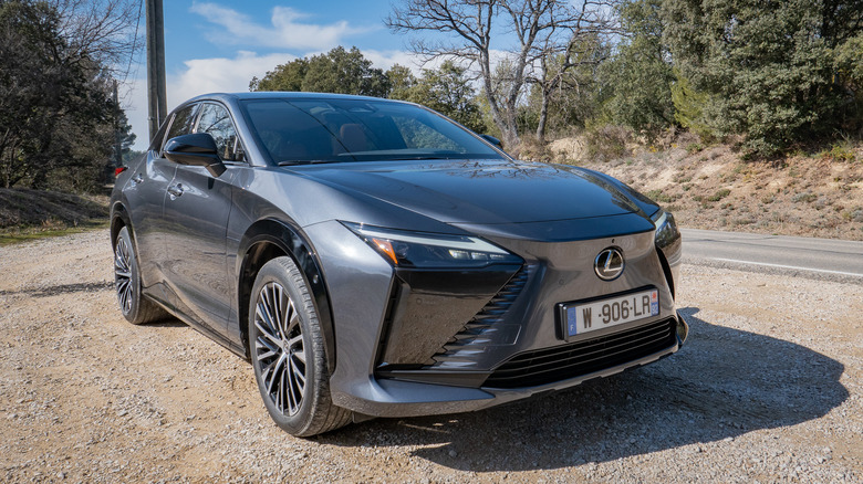 Lexus RZ