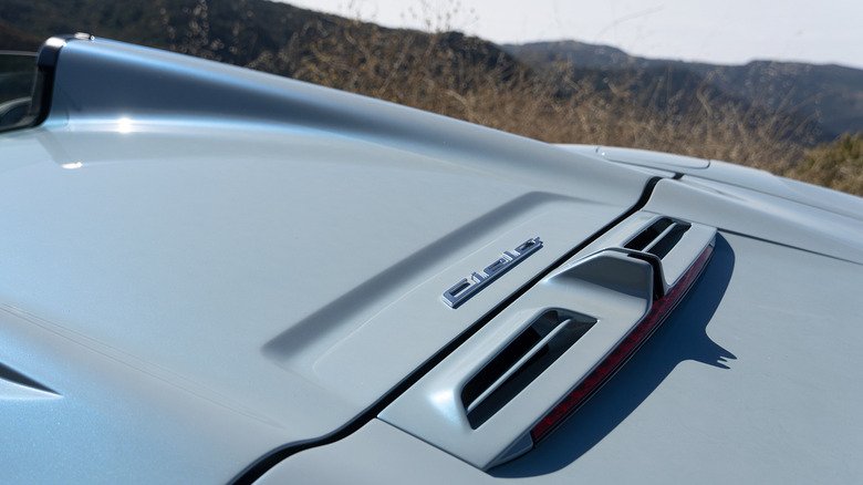 2023 Maserati MC20 Cielo rear clamshell detail