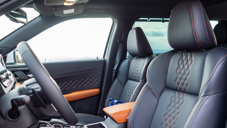 2023 Mitsubishi Outlander PHEV driver and passenger seats