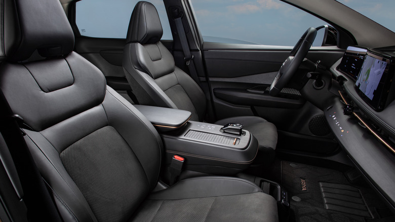 2023 Nissan Ariya cabin