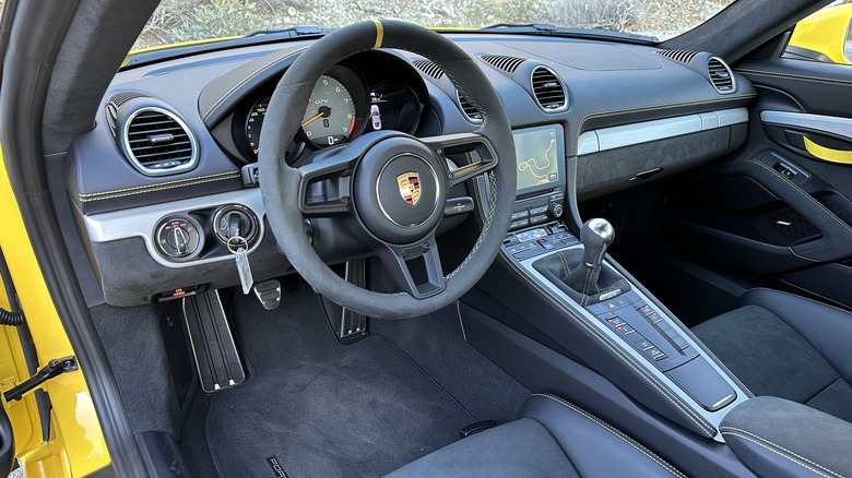 2023 Porsche 718 Cayman GT4