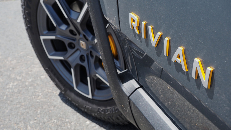 Rivian R1S