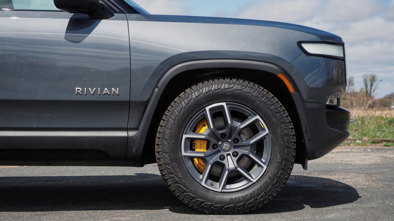 Rivian R1S