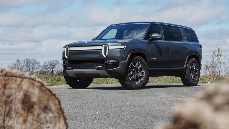 Rivian R1S