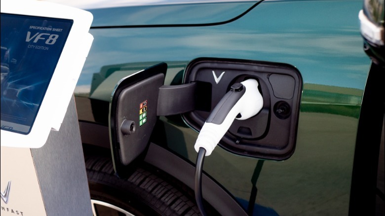 VF8 Charge Port