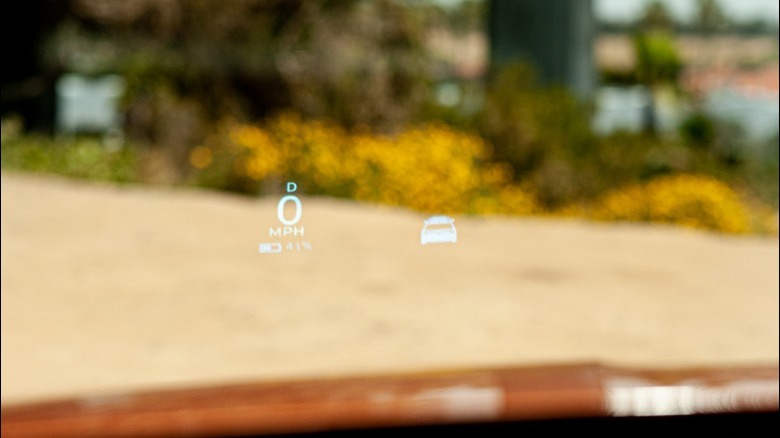 VinFast VF8 HUD
