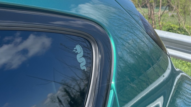 Alfa Romeo Tonale electrified logo