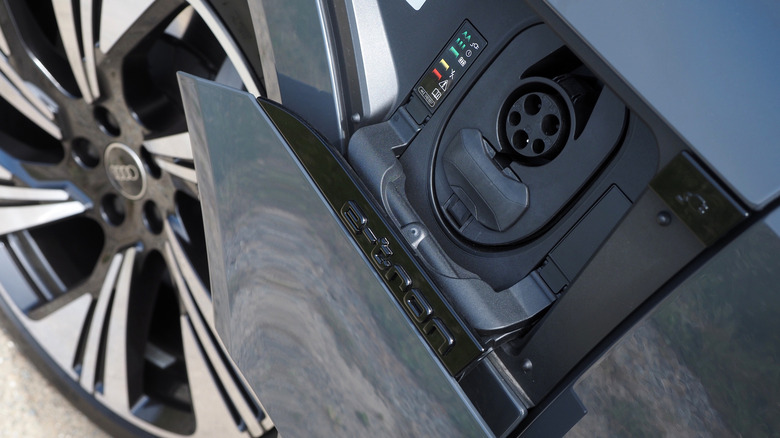 2024 Audi Q8 e-tron Sportback