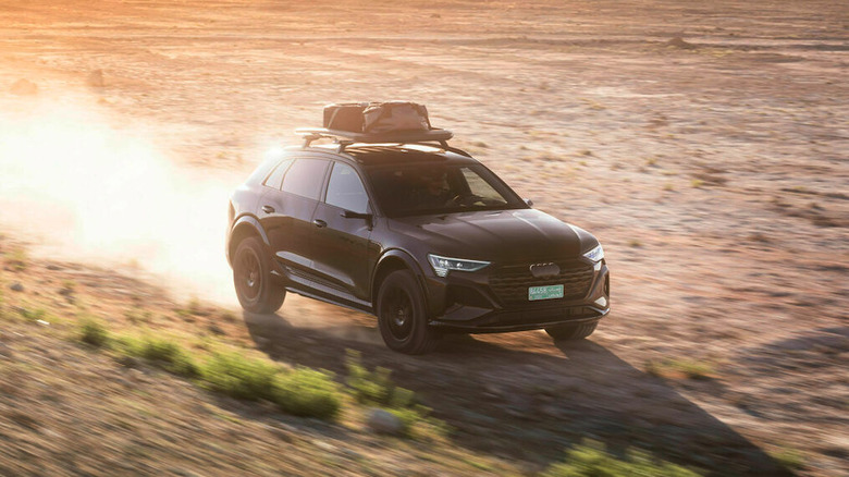 2024 Audi Q8 e-tron Edition Dakar