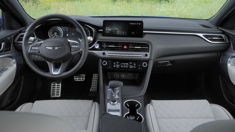 2024 Genesis G70 dashboard