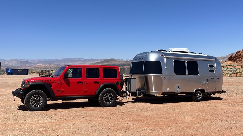 2024 Jeep Wrangler Rubicon towing