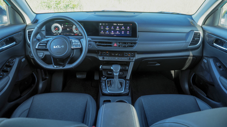 2024 Kia Seltos dashboard