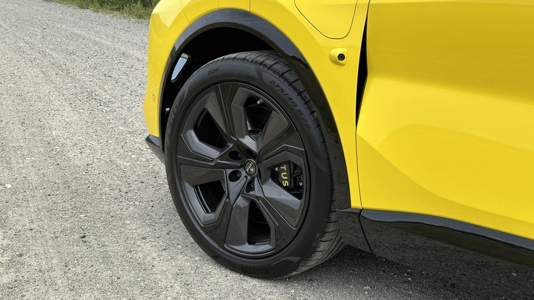 2024 Lotus Eletre 22-inch wheel