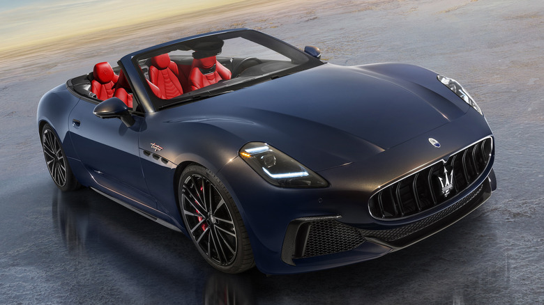 2024 Maserati GranCabrio front end