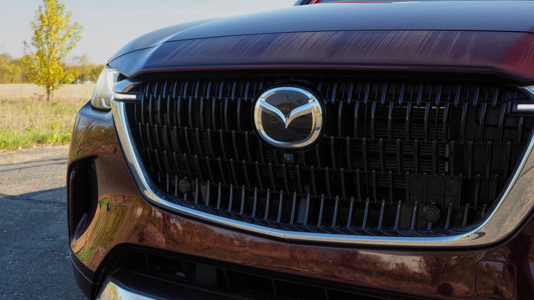 2024 Mazda CX-90 front grille