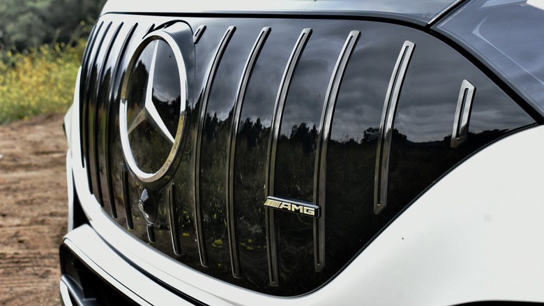 2024 Mercedes-AMG EQE SUV grille.