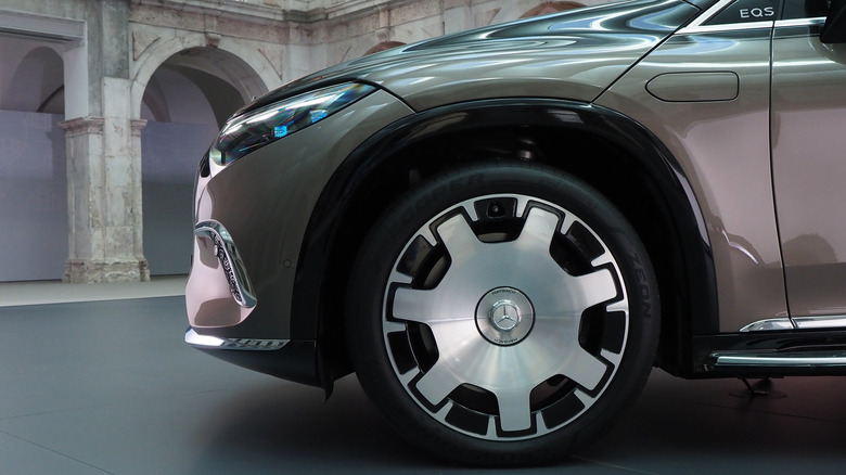 2024 Mercedes-Maybach EQS SUV