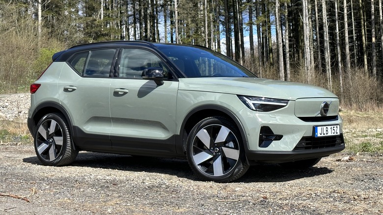 2024 Volvo XC40 in Sage Green