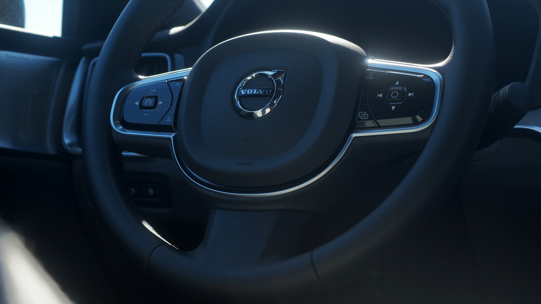 2024 Volvo S60 Recharge steering wheel