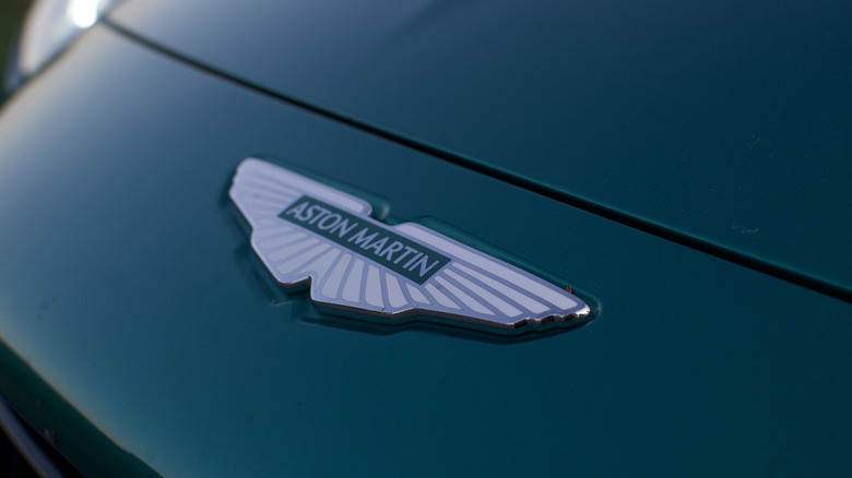 Aston Martin Vantage badge
