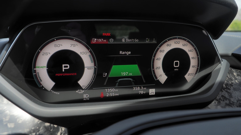 2025 Audi RS e-tron GT Performance range display