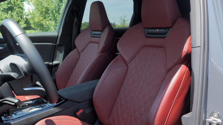 2025 Audi SQ6 e-tron front seats