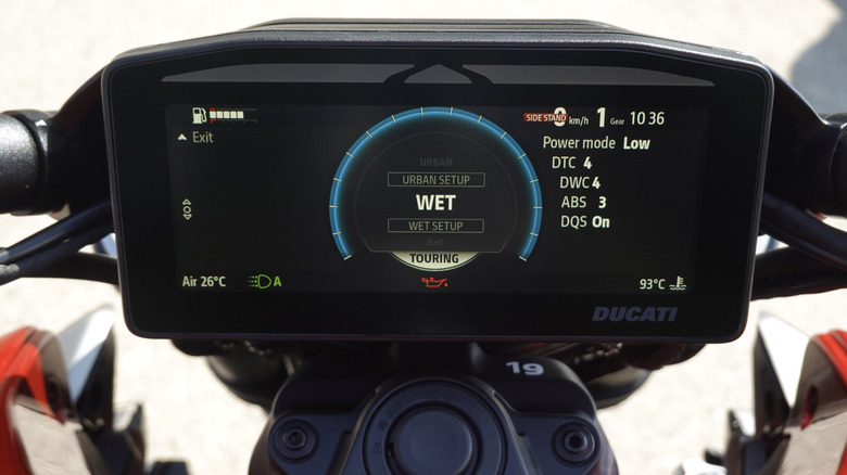 2025 Ducati XDiavel V4 wet mode gauge cluster