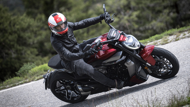 2025 Ducati XDiavel V4 leaned over cornering