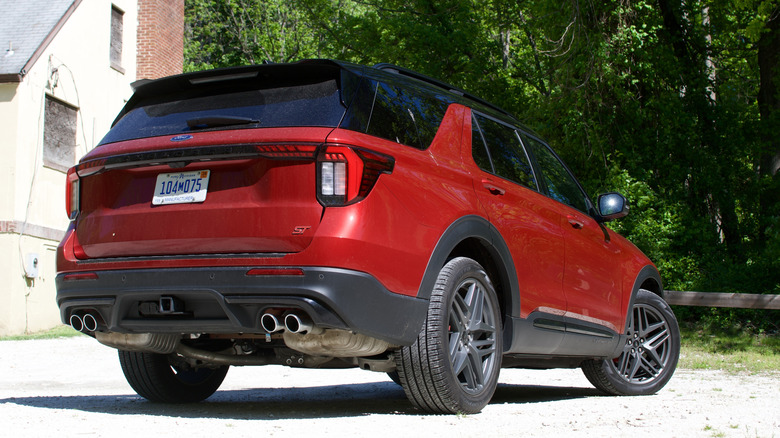 Ford Explorer ST rear 3/4 view