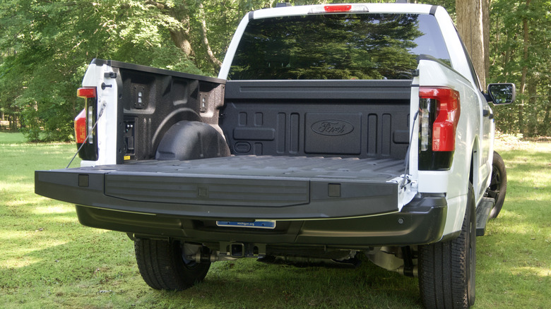 Lightning pickup bed