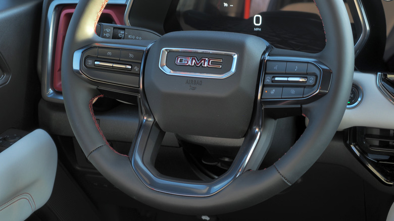 2025 GMC Canyon AT4 steering wheel