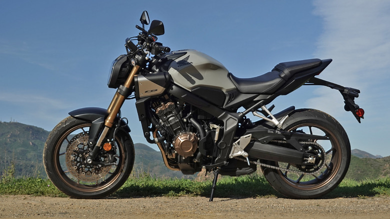 2025 Honda CB650R E-Clutch side profile
