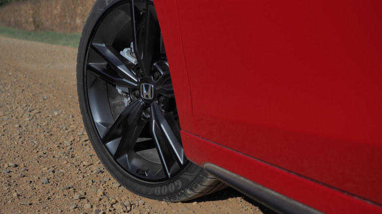2025 Honda Civic Si front wheel