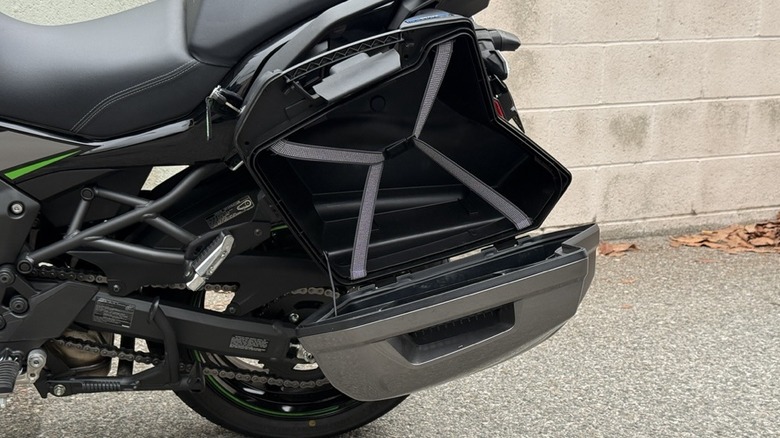 Kawasaki Versys 1100 side case