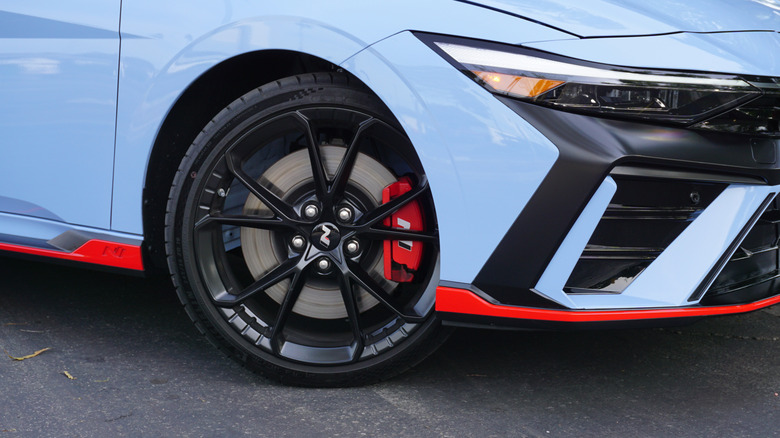 2025 Hyundai Elantra N 19-inch alloy wheels