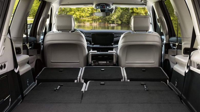 Interior of 2025 Jeep Wagoneer